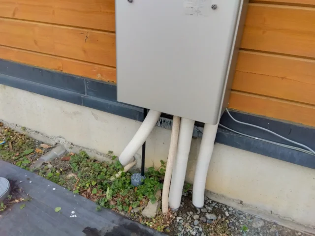 エコキュートの凍結防止カバーは自分で取り付けられる？DIYの手順と注意点