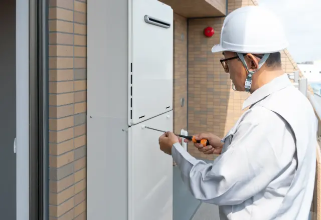 マンションの給湯器交換を電気工事会社に頼むメリットは？